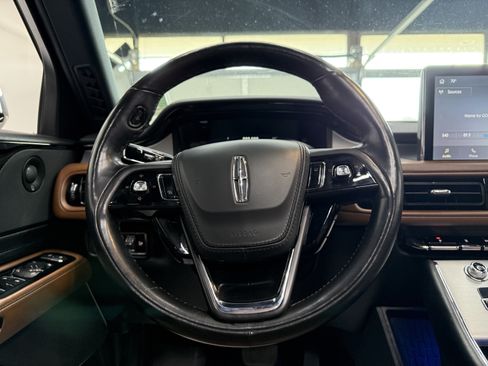 Used 2023 Lincoln Aviator Reserve w/ Jet Appearance Package AWD/4WD image 14