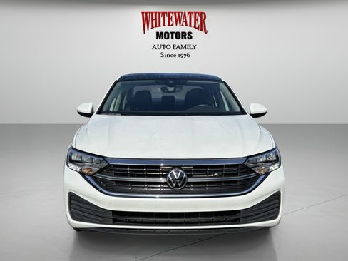 Used 2023 Volkswagen Jetta SE FWD image 6