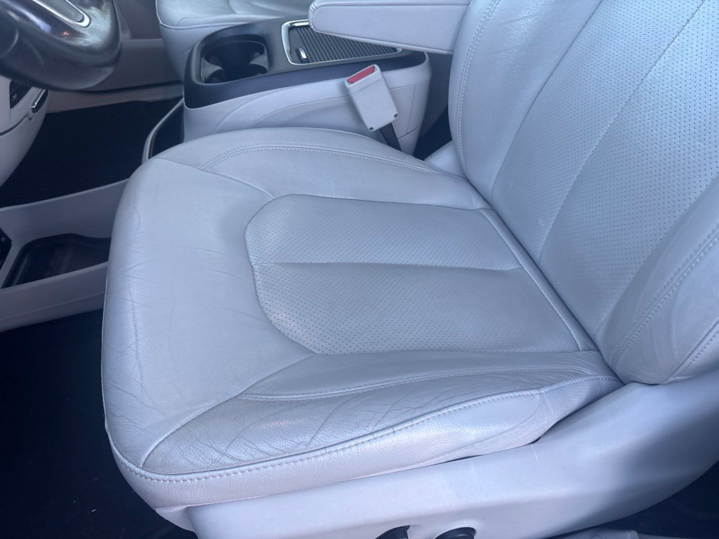 Used 2019 Chrysler Pacifica Touring-L Plus FWD image 13