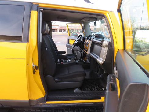 Used 2007 Toyota FJ Cruiser 2WD image 18