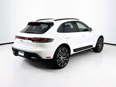 Certified 2026 Porsche Macan AWD/4WD image 9