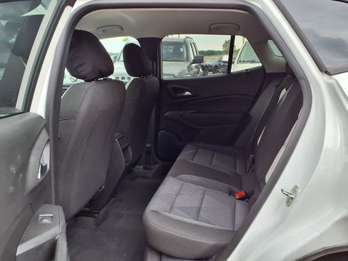 Used 2024 Chevrolet Trax LS w/ LS Convenience Package FWD image 11