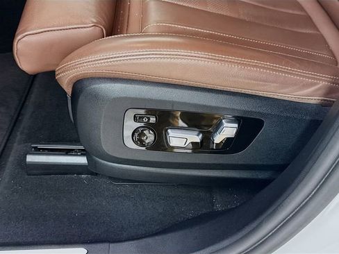 Used 2022 BMW X5 xDrive40i w/ Premium Package image 19