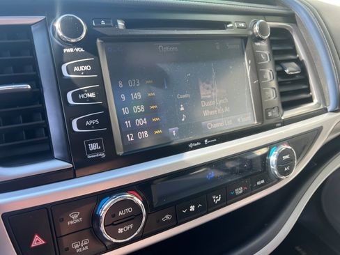 Used 2015 Toyota Highlander Limited image 13