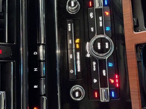 Used 2022 Lincoln Navigator Reserve image 28