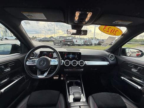 Used 2023 Mercedes-Benz GLB 250 image 21