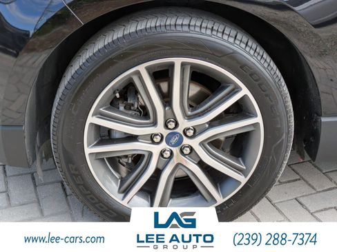 Used 2020 Ford Edge Titanium image 10