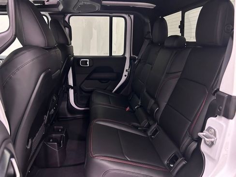 New 2025 Jeep Gladiator Rubicon image 15