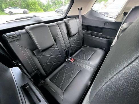 Used 2025 Volkswagen Atlas SE FWD image 36