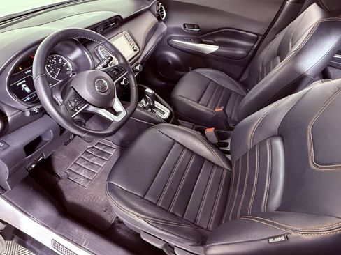 Used 2019 Nissan Kicks SR w/ SR Premium Package image 16