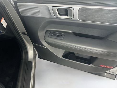 Used 2025 Hyundai Santa Fe Limited image 32