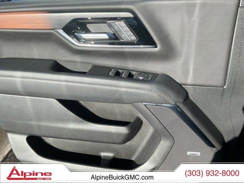 Used 2025 GMC Yukon Denali image 19