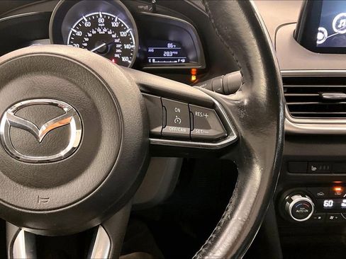 Used 2018 MAZDA MAZDA3 Touring FWD image 18