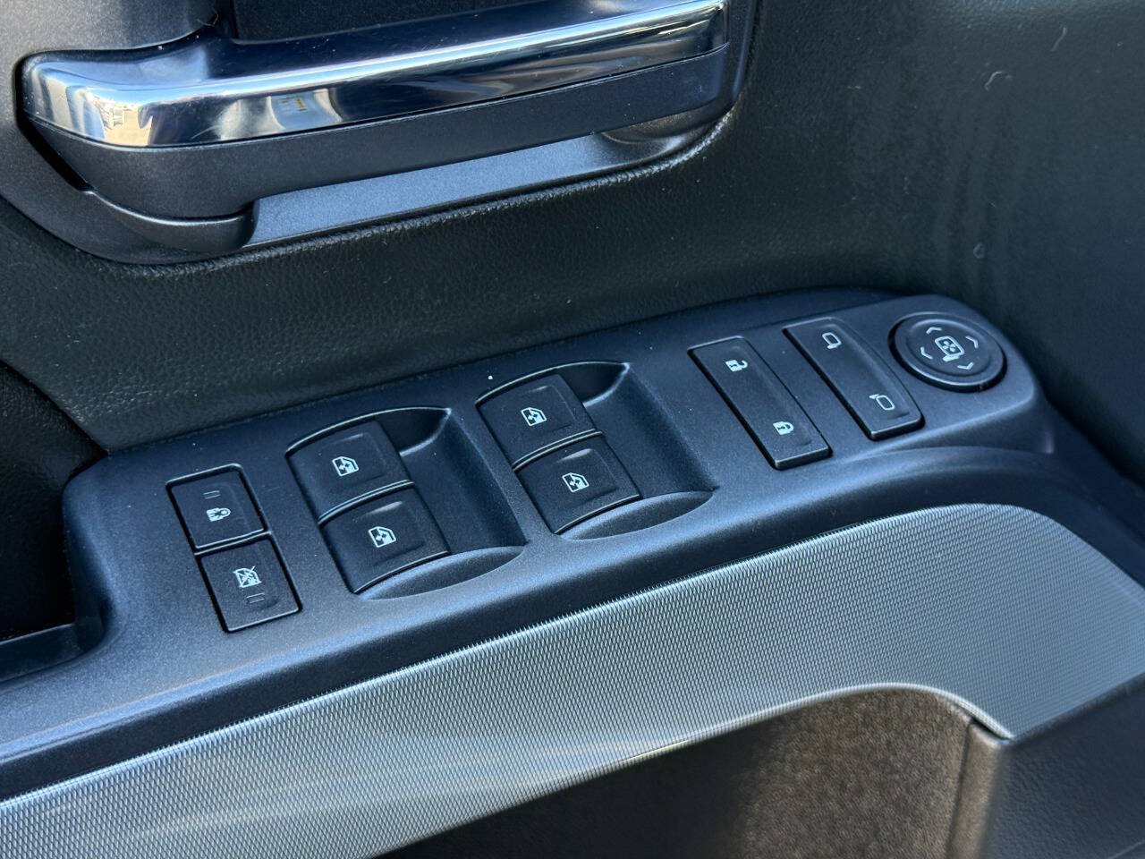 Used 2017 Chevrolet Silverado 2500 LT w/ All Star Edition AWD/4WD image 12