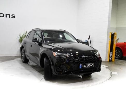 Used 2024 Audi Q5 2.0T Premium w/ Summer of Audi Package AWD/4WD image 2