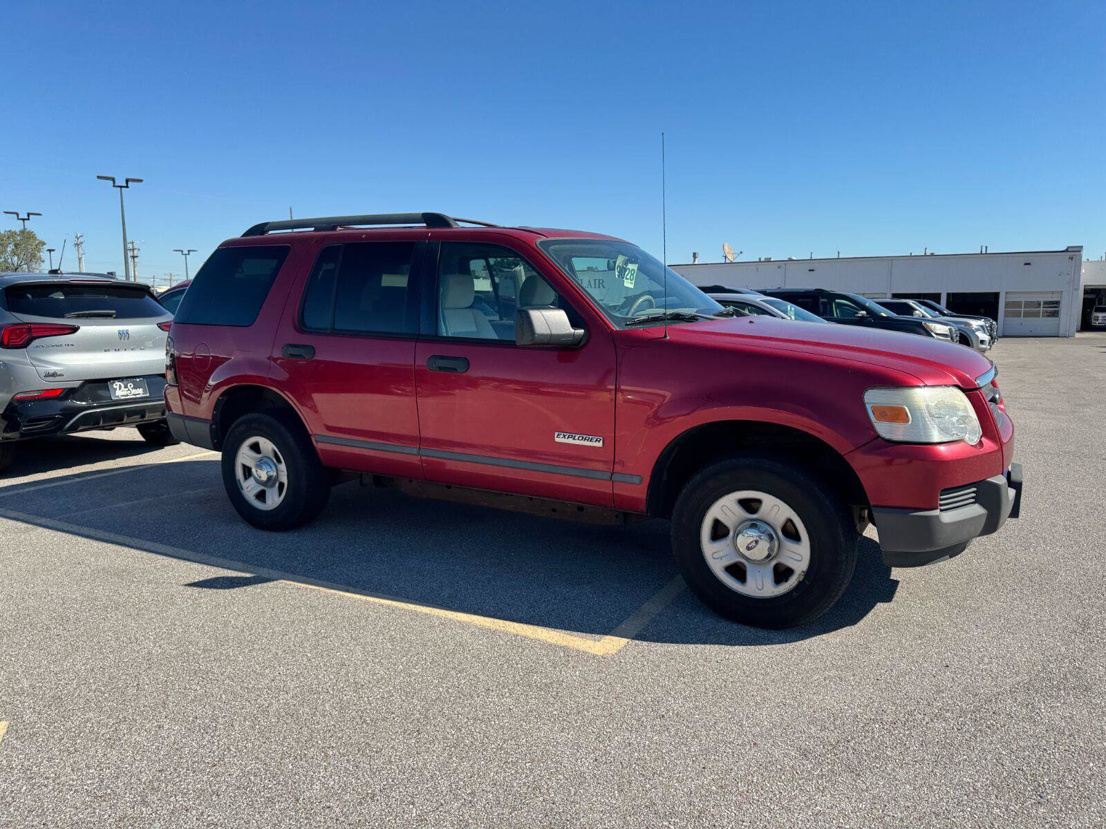 Used 2006 Ford Explorer XLS RWD image 10