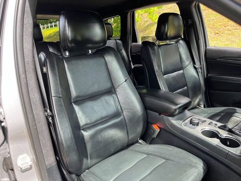 Used 2019 Jeep Grand Cherokee Limited AWD/4WD image 38
