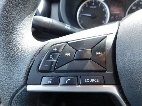 Used 2021 Nissan Kicks S image 22