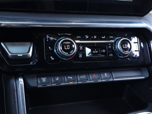 Used 2024 GMC Sierra 3500 Denali Ultimate image 18