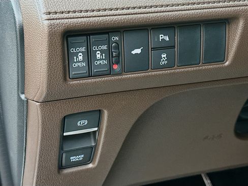 New 2026 Honda Odyssey Touring image 10