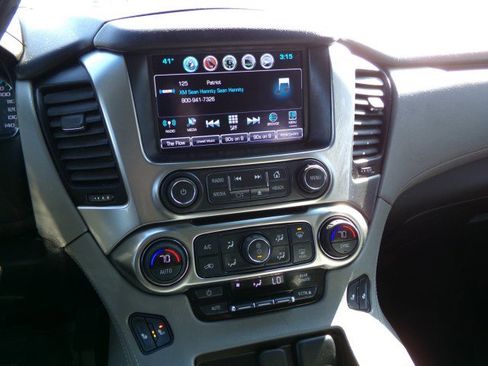 Used 2019 Chevrolet Suburban LT image 20