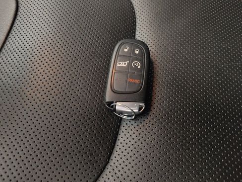 Used 2023 Jeep Cherokee Altitude Lux AWD/4WD image 32