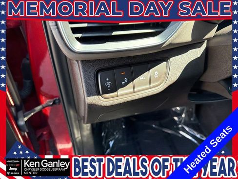 Used 2019 Hyundai Santa Fe SEL w/ Cargo Package FWD image 12