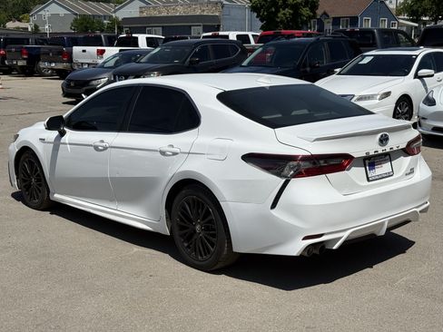 Used 2021 Toyota Camry SE FWD image 6