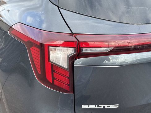 New 2026 Kia Seltos EX image 11