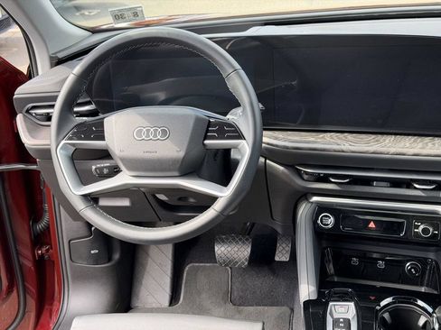 Used 2025 Audi Q5 Premium Plus w/ Premium Plus AWD/4WD image 19