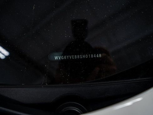 Used 2025 Volkswagen ID. Buzz 1st Edition image 56