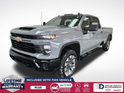 Used 2025 Chevrolet Silverado 2500 Custom w/ Custom Value Package image 4