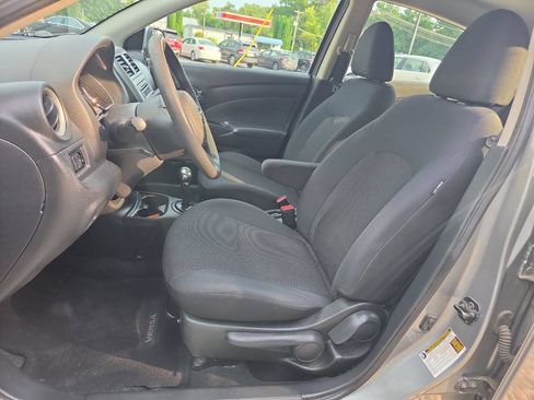 Used 2013 Nissan Versa FWD image 17