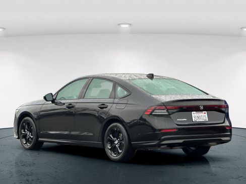 Certified 2025 Honda Accord SE image 4