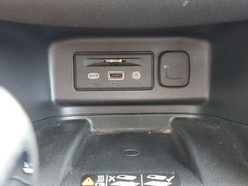Certified 2023 Chevrolet Equinox Premier AWD/4WD image 35