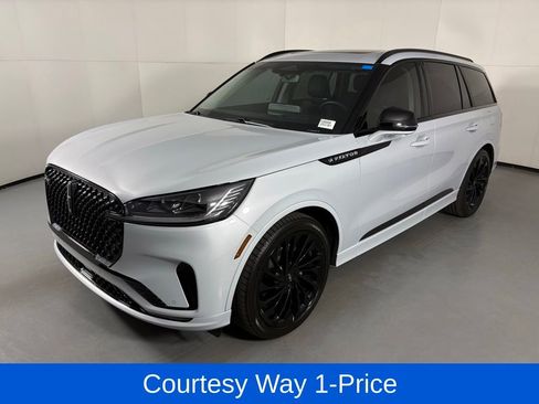 Used 2025 Lincoln Aviator Reserve w/ Equipment Group 201A AWD/4WD image 5