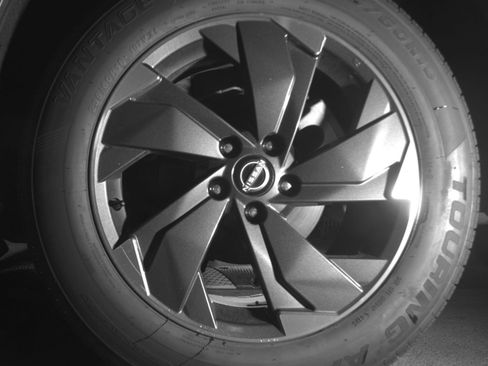 Used 2025 Nissan Rogue SV AWD/4WD image 17