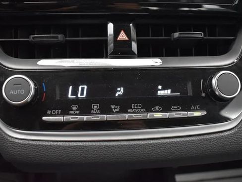 Used 2024 Toyota Corolla LE FWD image 31