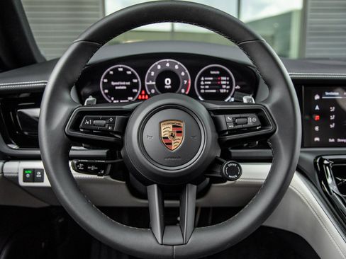 Certified 2025 Porsche Panamera image 23