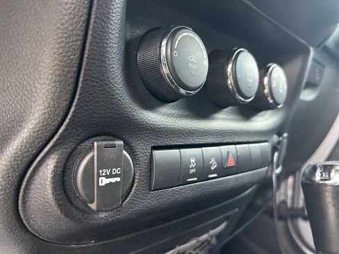 Used 2016 Jeep Wrangler Sport w/ Quick Order Package 24S AWD/4WD image 32