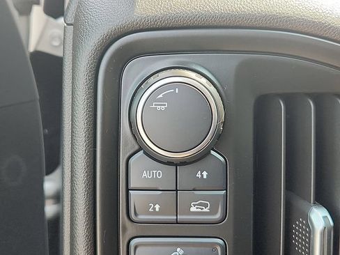 Used 2020 Chevrolet Silverado 1500 Custom w/ Custom Value Package AWD/4WD image 16