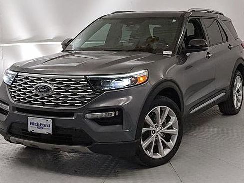 Certified 2023 Ford Explorer Platinum w/ Technology Package image 6