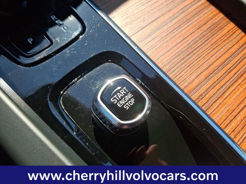Certified 2025 Volvo V60 B5 Cross Country Plus image 26