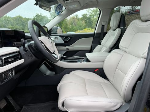 Used 2025 Lincoln Aviator Reserve w/ Equipment Group 201A AWD/4WD image 4