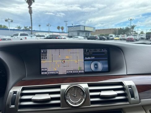 Used 2014 Lexus LS 460 w/ Comfort Package RWD image 18