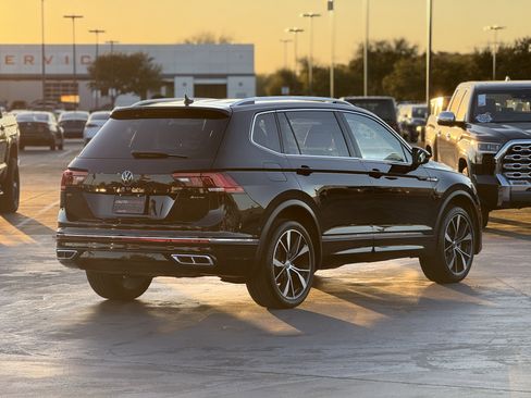 Used 2022 Volkswagen Tiguan SEL R-Line image 9