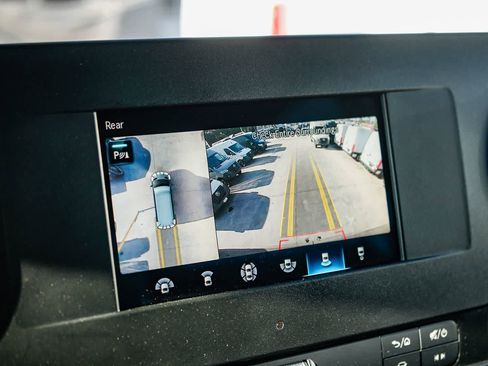 Used 2024 Mercedes-Benz Sprinter 2500 image 26