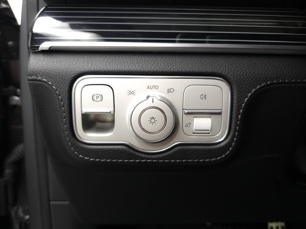 Certified 2025 Mercedes-Benz GLS 450 4MATIC image 10