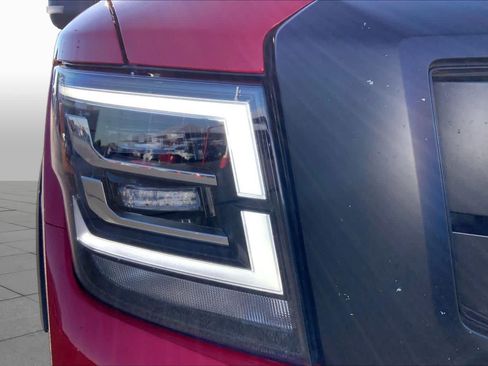 Used 2021 Nissan Titan PRO-4X w/ Pro-4x Convenience Package AWD/4WD image 28