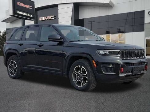 Used 2022 Jeep Grand Cherokee Trailhawk w/ ADV Protech Group II AWD/4WD image 38